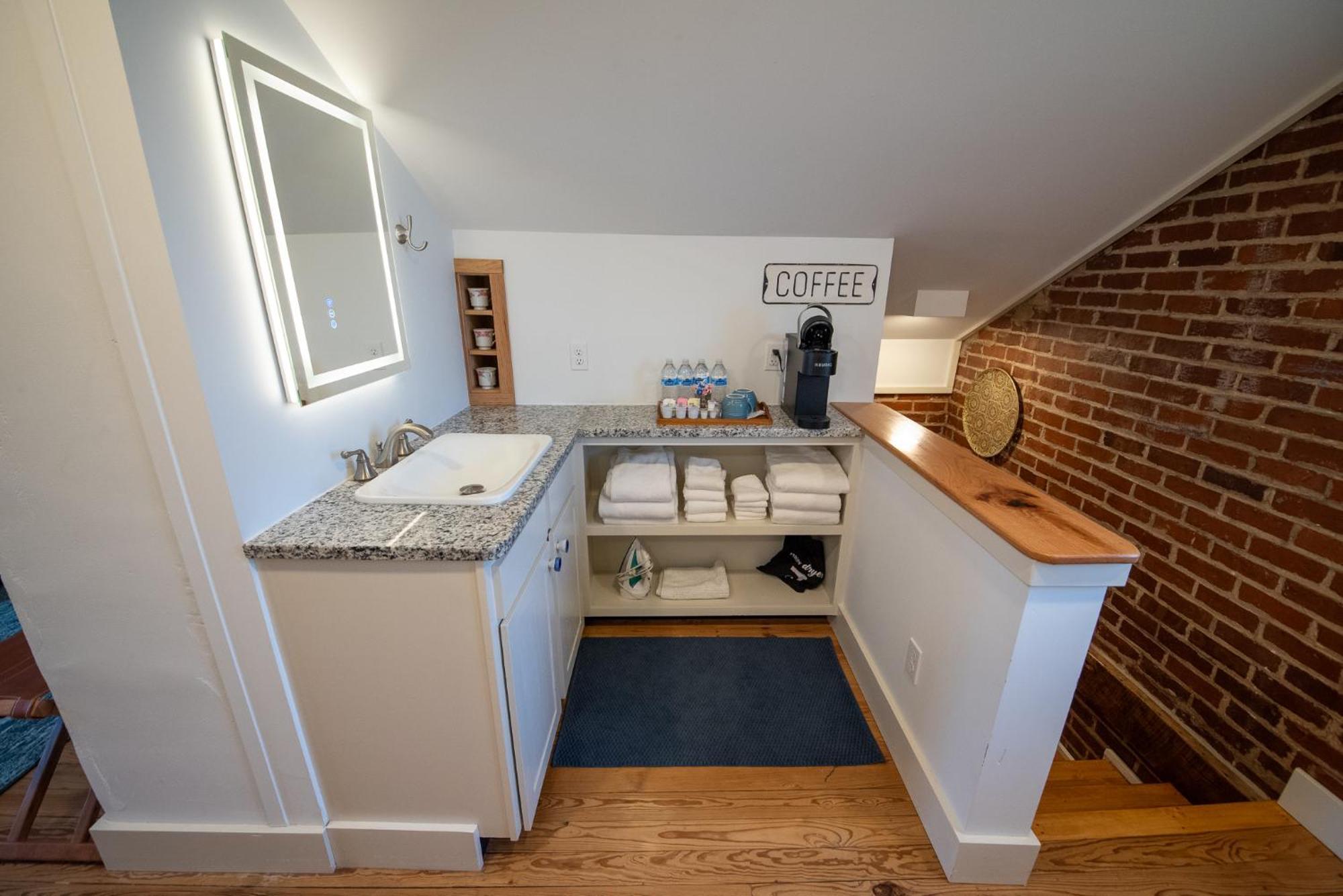 West Park Gardens Hotel Culpeper Room photo